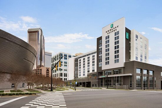 Hotels Near Public Transportation