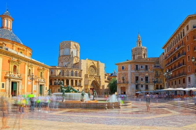 Explore Valencia’s Historic Old Town