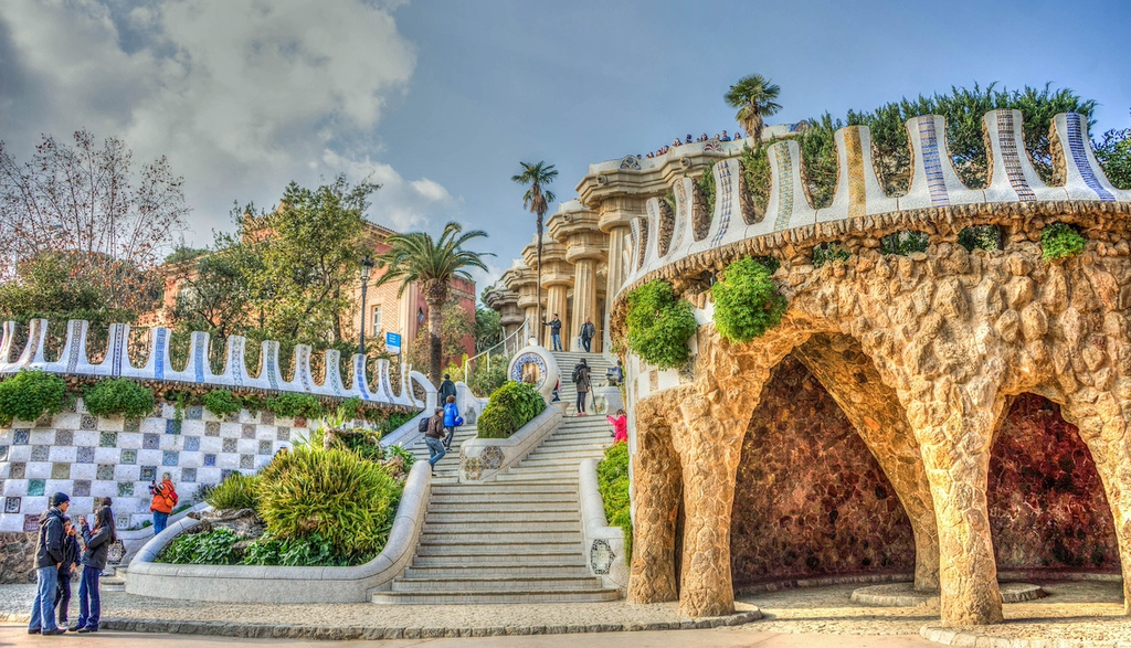 Explore Park Güell